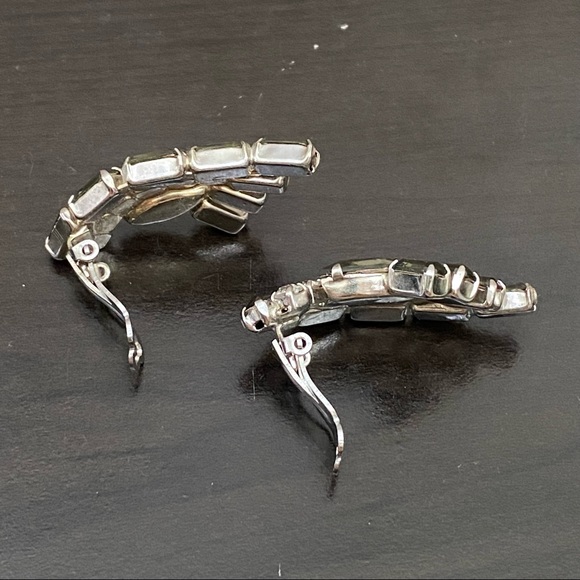 Vintage Unsigned Juliana? Green Rhinestones Climber Clip On Earrings - Picture 10 of 11